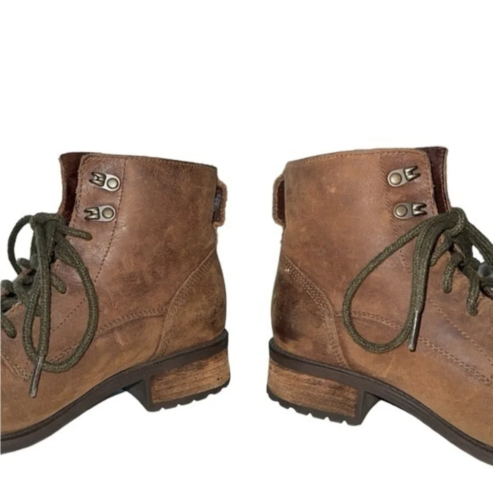 UGG Denhali‎ Brown Leather Fur Sherpa Lined Waterproof Hiking Boots Size 7